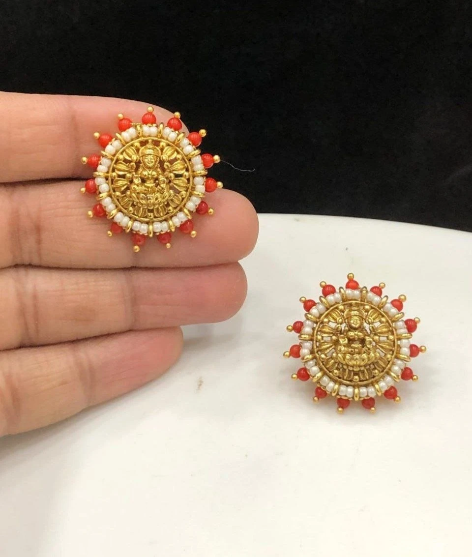 Lakshmi Earstuds - Coral
