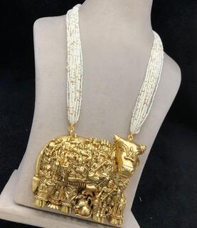 Divine Kamdhenu Temple Jewelry Set