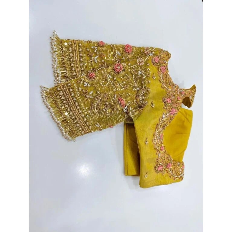 Creepers neckline with heavy netted sleeves