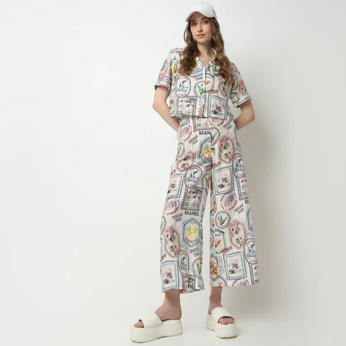 Relaxed Fit Graphic Ankle Length Betty High Rise Palazzo