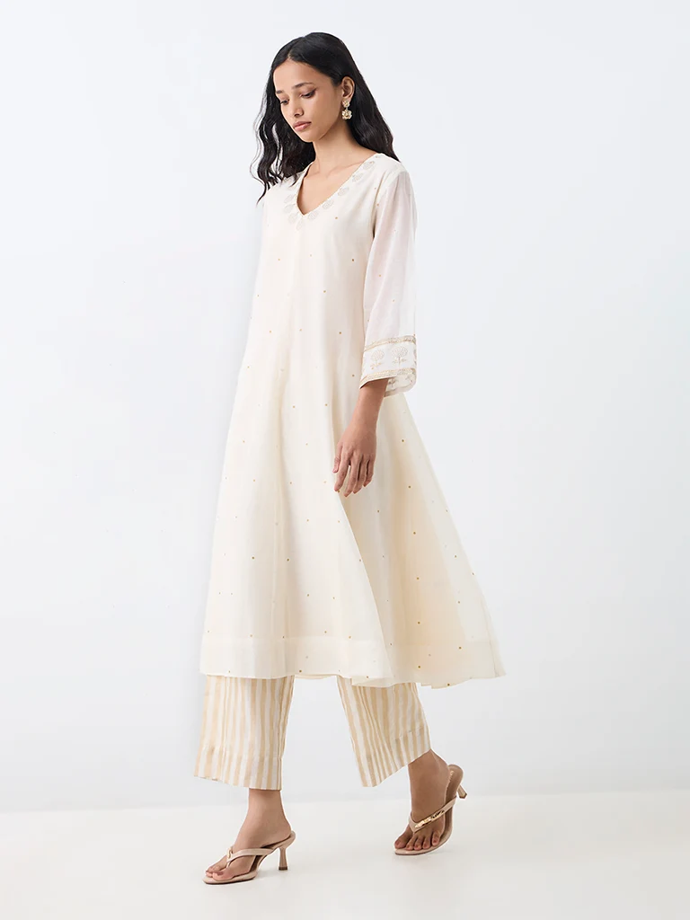 Utsa Off-White Floral Embroidered A-Line Kurta