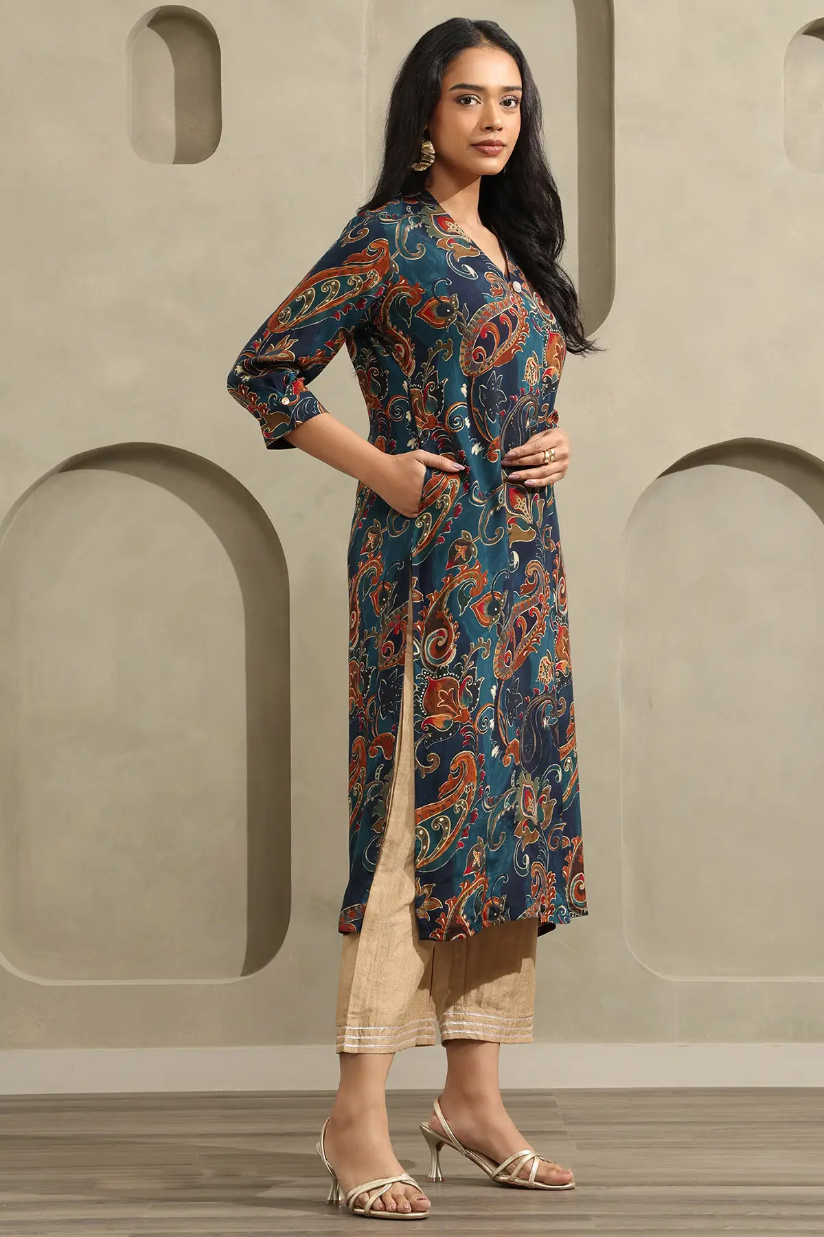 Blue Muslin Paisley Printed Kurta