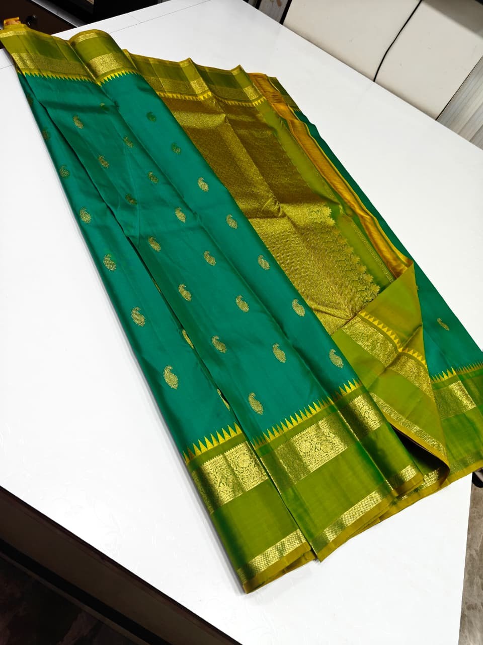 Traditional Pure Zari Kancheepuram Silk Saree With Rich Pallu Design
