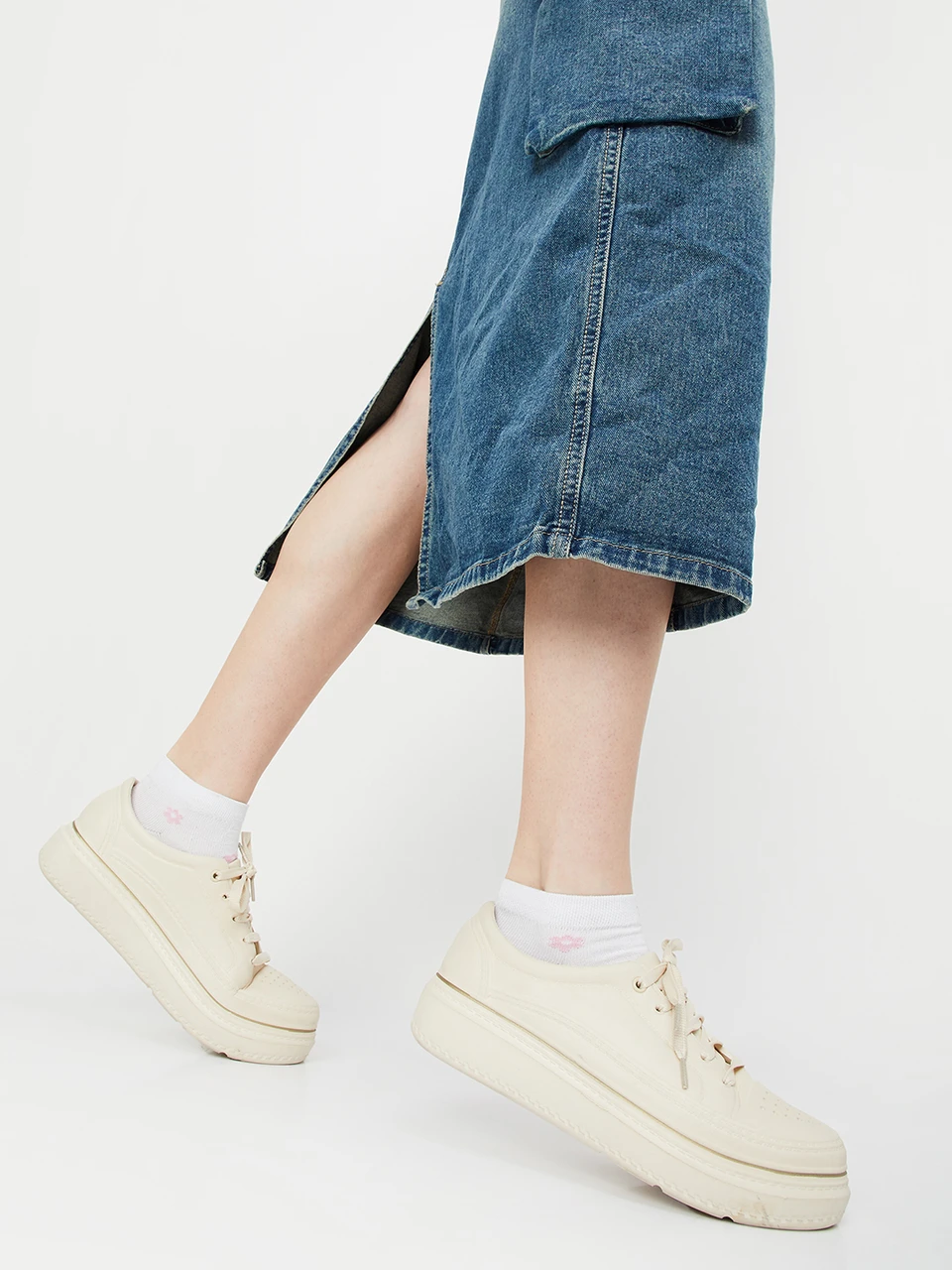 Beige Platform Lace-Up Casual Sneakers
