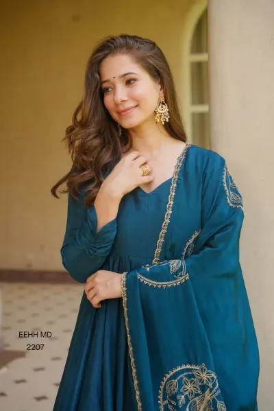 Elegant Embroidered Vichitra Silk Designer Anarkali Salwar Set